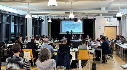 Stadtverordnetenversammlung in der Aula des Gymnasiums