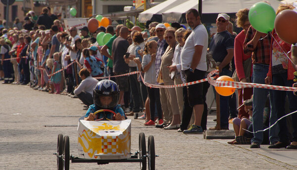Seifenkistenrennen in der Friedrichstr. in Prenzlau